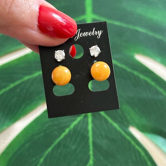 BOGO FREE POST EARRINGS CRYSTAL CREAMY ORANGE BALL EARRINGS - Picture 1 of 3